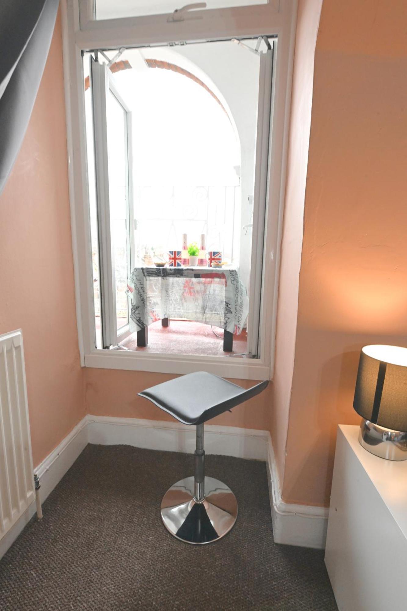 Stunning 3 Bedroom Serviced Flat In North London Exterior photo